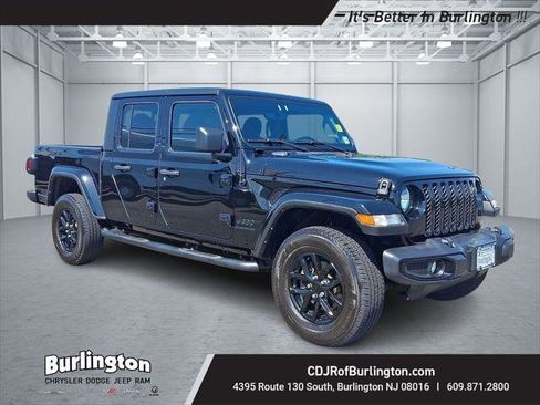 Certified 2022 Jeep Gladiator Sport AWD/4WD image 1