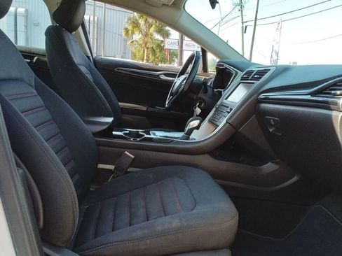 Used 2016 Ford Fusion SE image 14