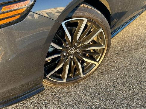 Used 2025 Honda Accord Touring image 9