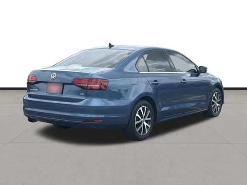 Used 2017 Volkswagen Jetta SE FWD image 5