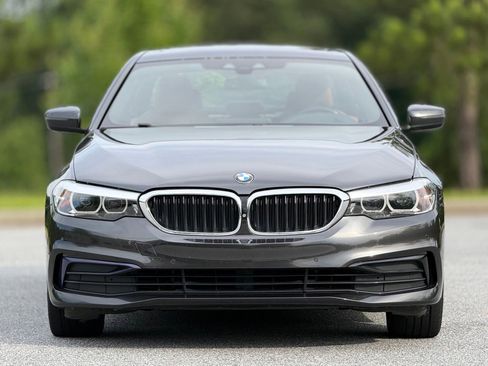 Used 2019 BMW 530i xDrive w/ Premium Package AWD/4WD image 3