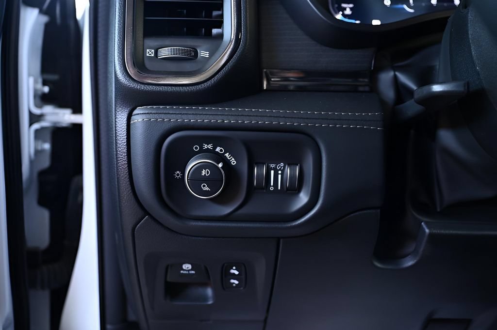 Used 2023 RAM 1500 Limited w/ Body Color Bumper Group AWD/4WD image 16