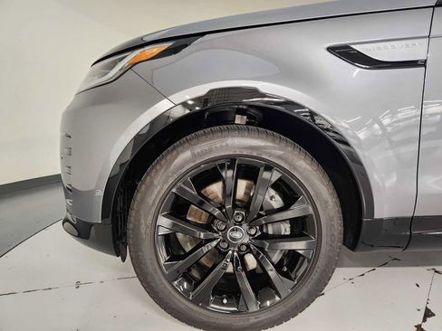 Used 2026 Land Rover Discovery Limited Edition AWD/4WD image 11