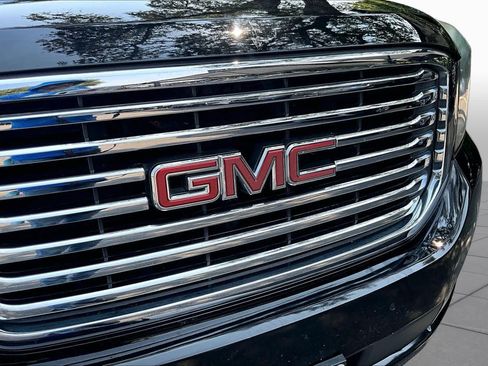 Used 2019 GMC Yukon XL SLT w/ Premium Edition RWD image 32