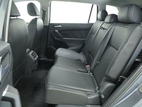 Certified 2022 Volkswagen Tiguan SE image 34