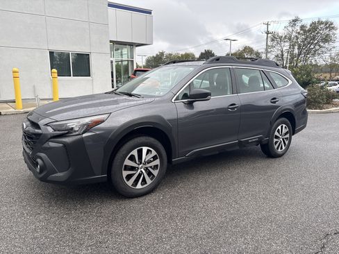 Certified 2025 Subaru Outback image 8