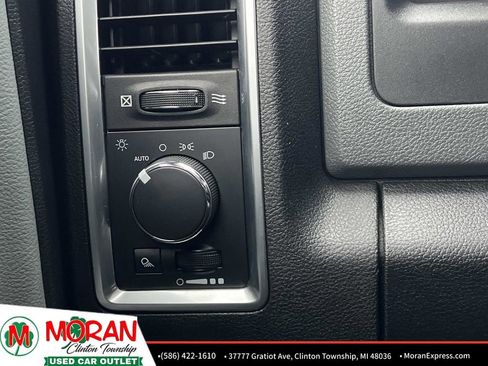 Used 2018 RAM 1500 Classic SLT image 26