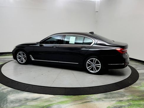 Used 2017 BMW 740i RWD image 8