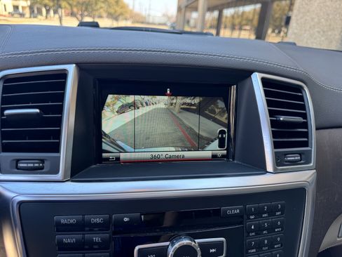 Used 2014 Mercedes-Benz GL 450 4MATIC image 25