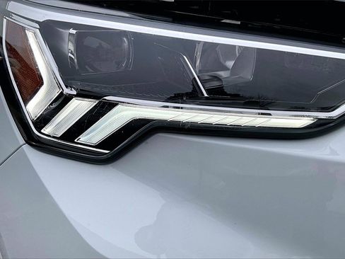 Used 2025 Audi Q3 2.0T Premium Plus w/ Premium Plus Package image 32