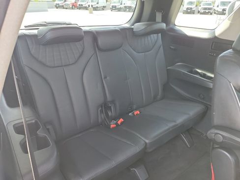 Used 2024 Hyundai Palisade Limited AWD/4WD image 23