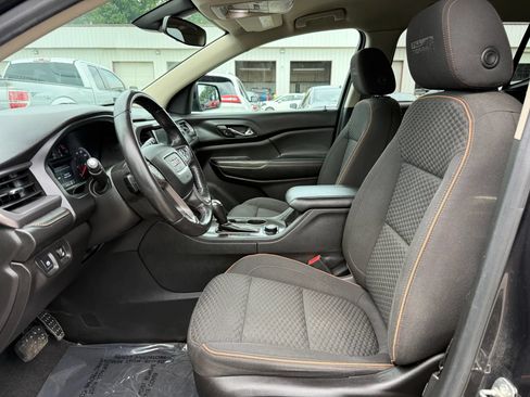 Used 2017 GMC Acadia SLE w/ Driver Alert Package I AWD/4WD image 2