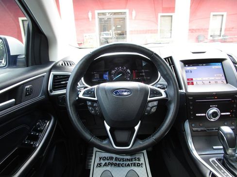 Used 2017 Ford Edge Titanium w/ Equipment Group 301A FWD image 10