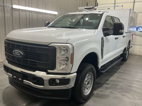Used 2025 Ford F250 XL w/ XL Chrome Package AWD/4WD image 3