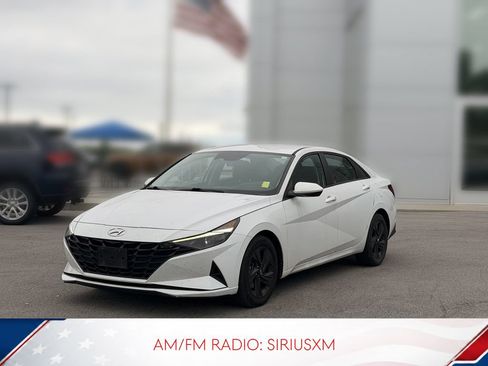 Used 2021 Hyundai Elantra SEL FWD image 2