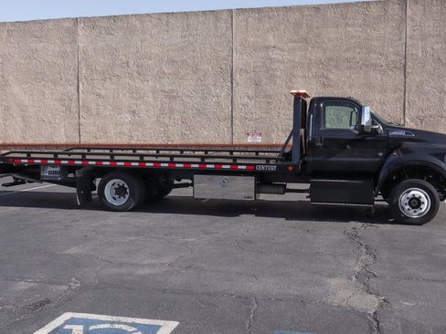 Used 2023 Ford F650 2WD Regular Cab Super Duty image 16
