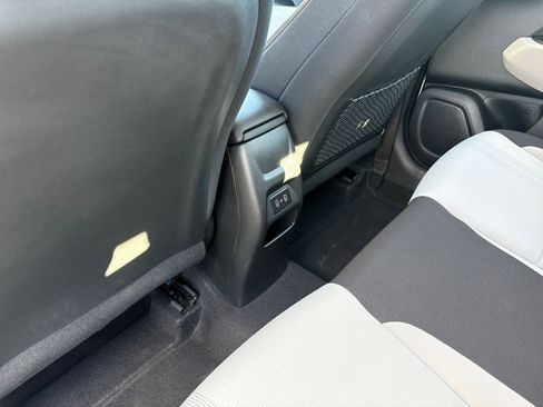 Used 2025 Hyundai Venue SEL image 22