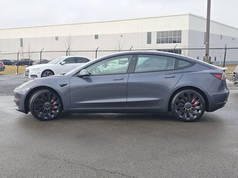 Used 2023 Tesla Model 3 Performance image 4