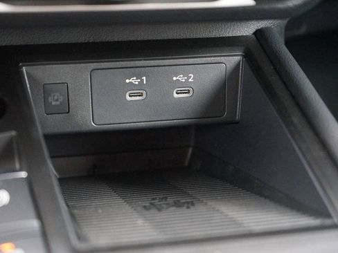 Used 2025 Nissan Kicks SV image 19