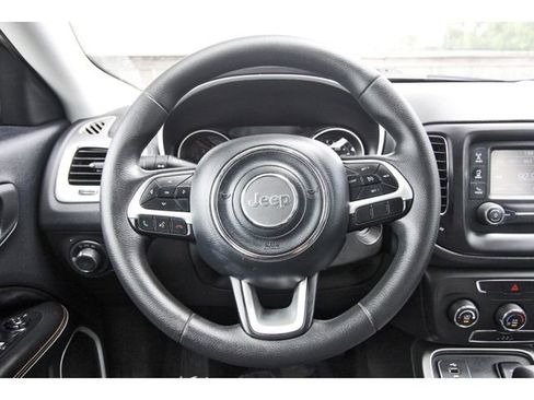 Used 2018 Jeep Compass Sport FWD image 14