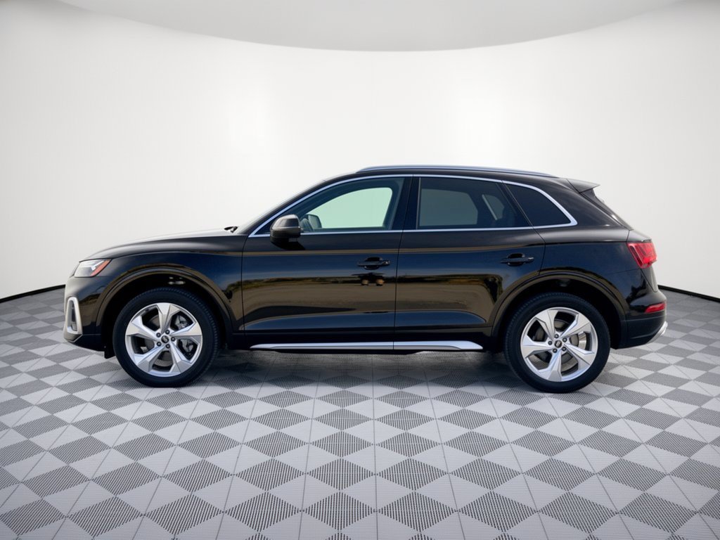 Used 2023 Audi Q5 2.0T Premium Plus w/ Premium Plus Package AWD/4WD image 2