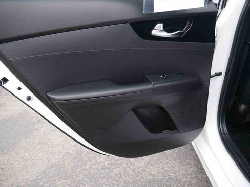 Used 2021 Kia Forte EX image 12