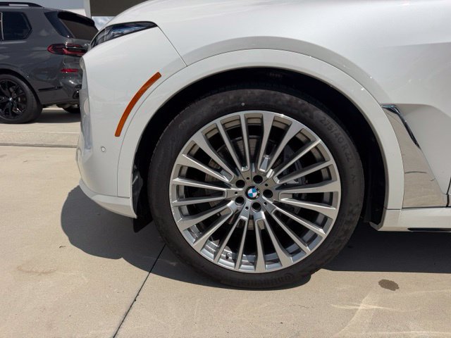 Used 2026 BMW X7 xDrive40i AWD/4WD image 10