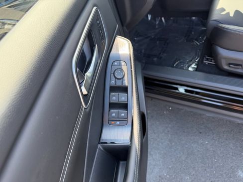 New 2026 Nissan Rogue Platinum AWD/4WD image 14