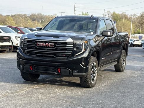 Used 2024 GMC Sierra 1500 AT4 w/ Technology Package image 12