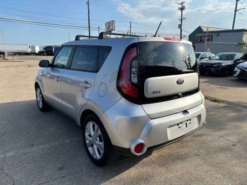Used 2016 Kia Soul + FWD image 19
