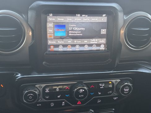 Used 2019 Jeep Wrangler Unlimited Sport S AWD/4WD image 11