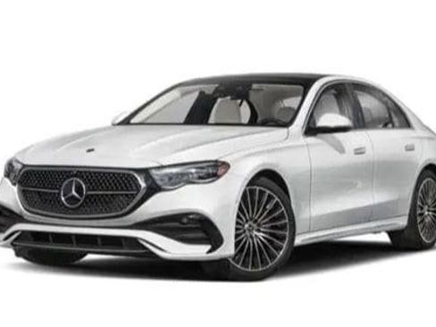 Used 2024 Mercedes-Benz E 350 4MATIC Sedan image 3