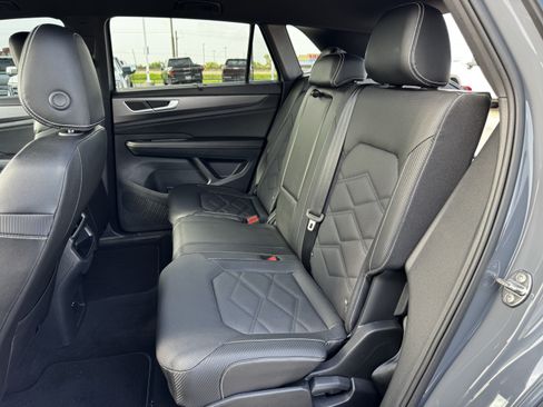Used 2024 Volkswagen Atlas Cross Sport SE w/ Black Wheel Package FWD image 28