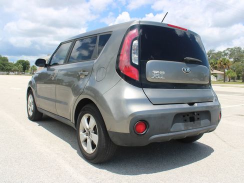 Used 2017 Kia Soul FWD image 6