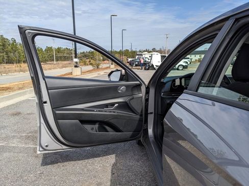 Used 2024 Hyundai Elantra SEL image 51