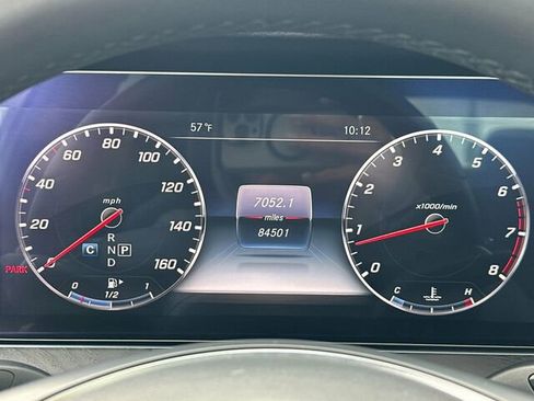 Used 2018 Mercedes-Benz E 400 4MATIC Sedan image 31