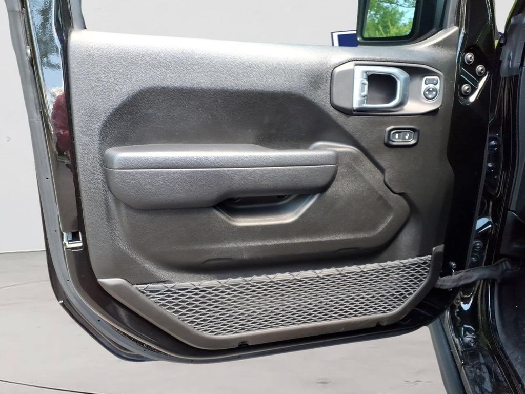 Used 2024 Jeep Gladiator Sport AWD/4WD image 21