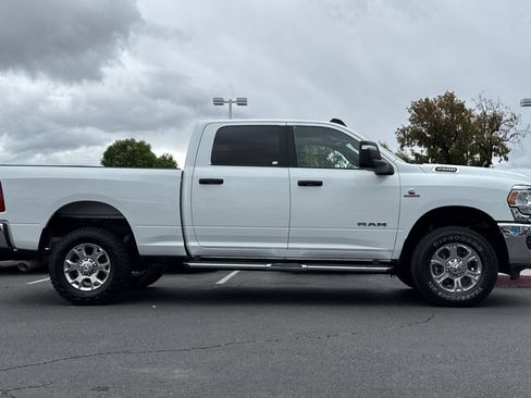 Used 2024 RAM 2500 Big Horn w/ Off Road Package AWD/4WD image 4