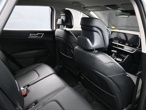 Used 2025 Kia Sportage EX image 45