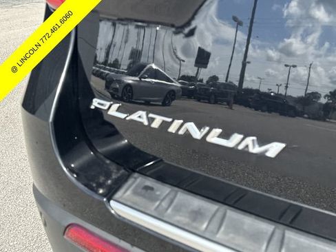 Used 2022 Ford Explorer Platinum w/ Equipment Group 601A AWD/4WD image 9