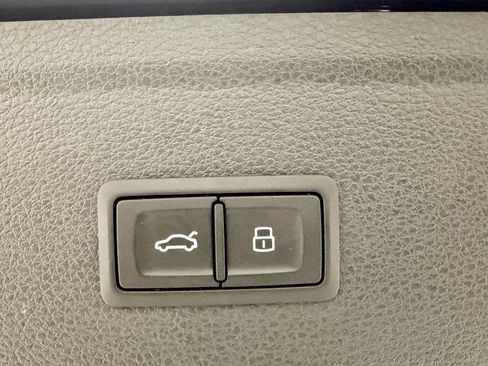 Used 2018 Audi Q5 2.0T Premium Plus w/ Premium Plus Package image 29