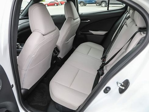 Used 2025 Lexus UX 300h FWD image 18