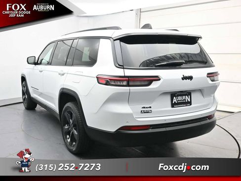 Used 2023 Jeep Grand Cherokee L Altitude AWD/4WD image 15
