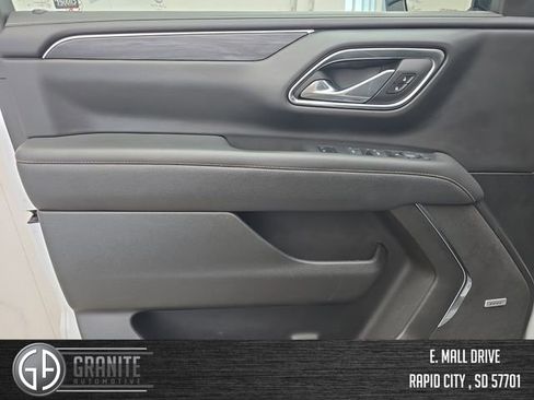 Used 2024 GMC Yukon XL SLT image 10