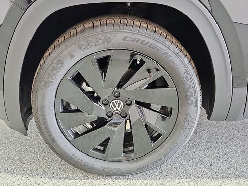 New 2026 Volkswagen Atlas SE FWD image 12