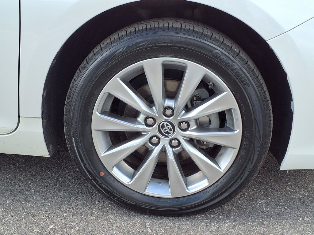 Used 2016 Toyota Camry XLE FWD image 11