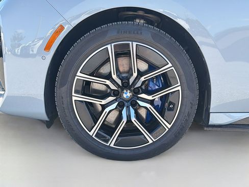 Used 2025 BMW i7 xDrive60 image 43