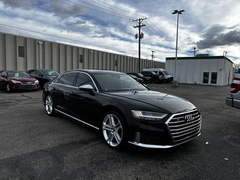 Used 2020 Audi S8 L image 7