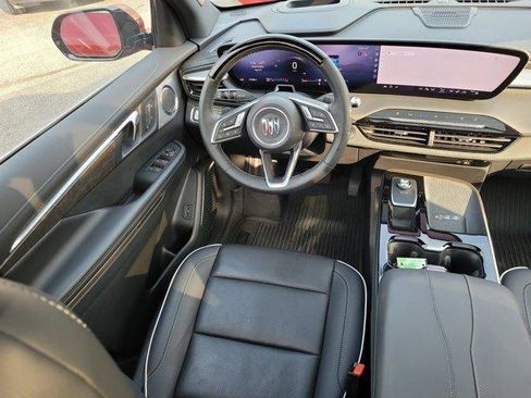 Used 2025 Buick Enclave Avenir w/ Super Cruise Package image 18