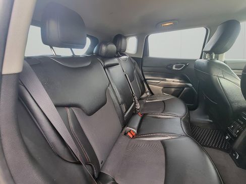 Used 2022 Jeep Compass Trailhawk image 32